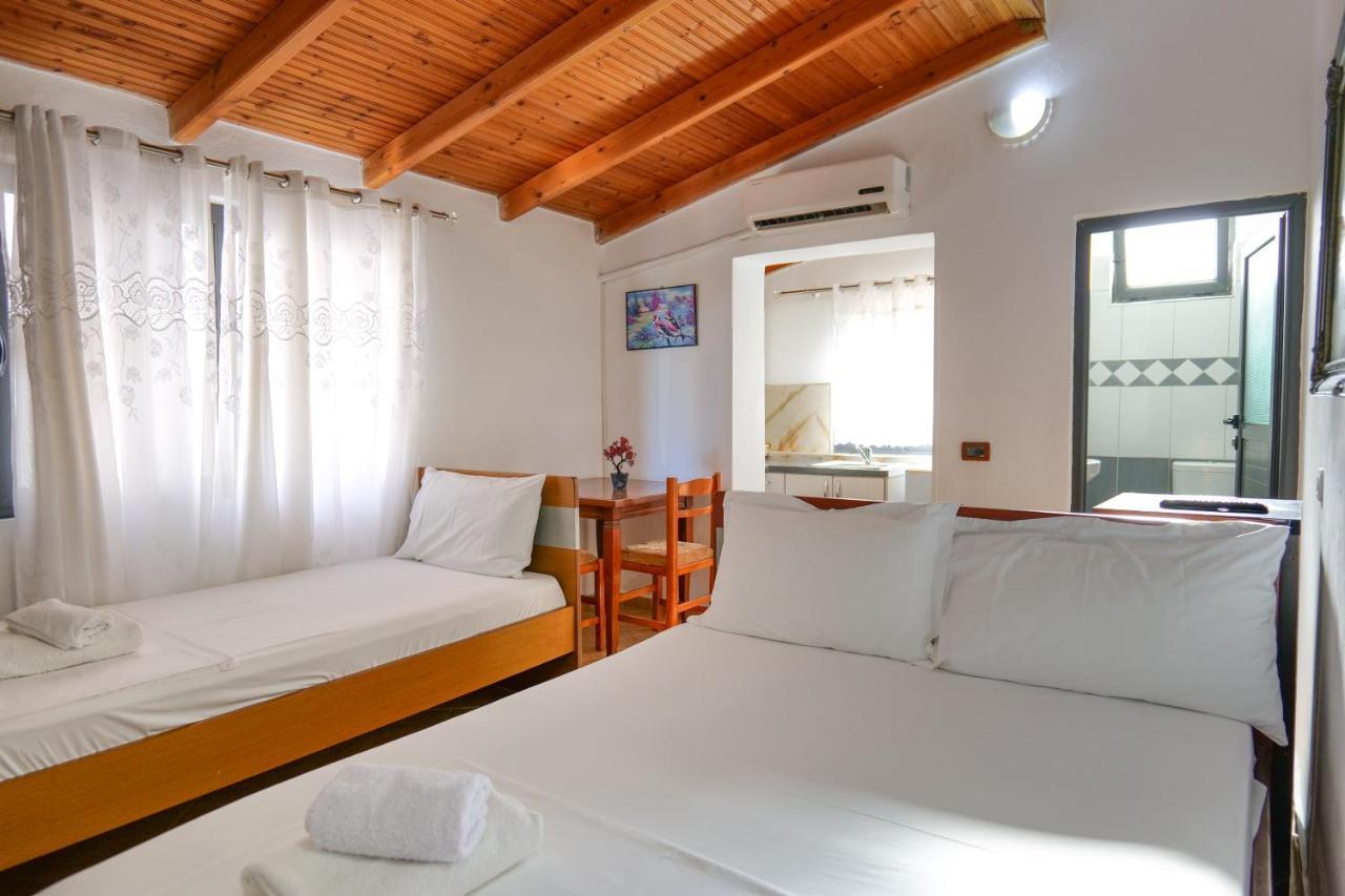 Guest House Gerard Ksamil Exterior photo
