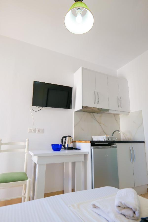 Guest House Gerard Ksamil Exterior photo