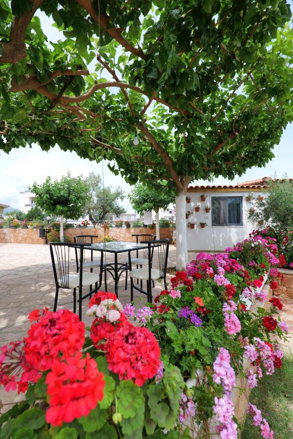 Guest House Gerard Ksamil Exterior photo